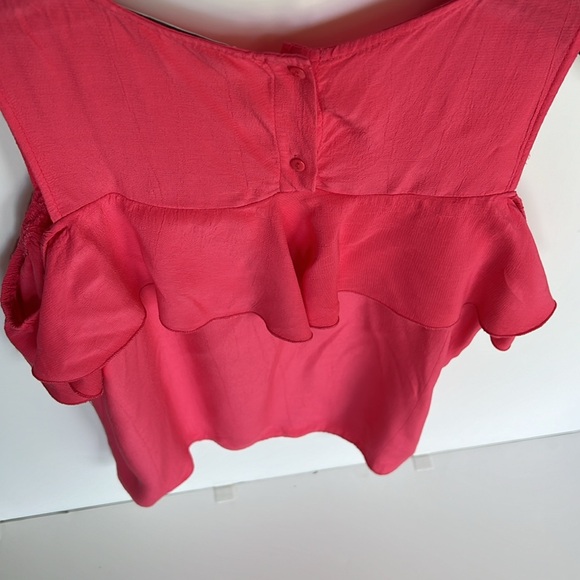 Lightweight Coral Pink Ruffled Top with Bare shoulders Size Small - Picture 9 of 11